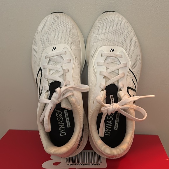 Women’s Newbalance DynaSoft pro run v2 - Picture 3 of 6